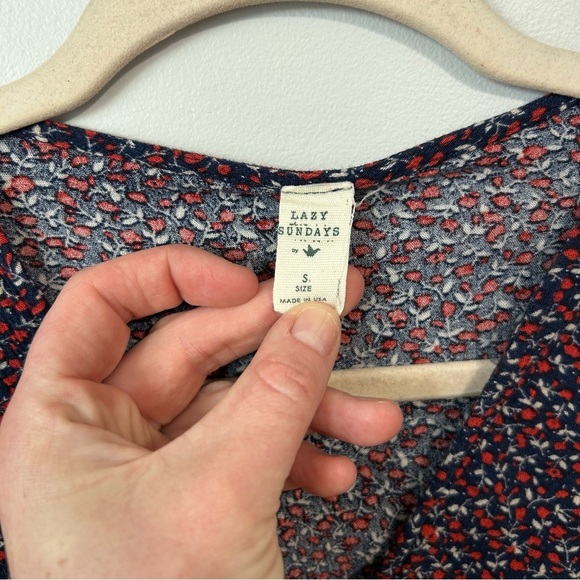 Anthropologie Lazy Sundays Navy Blue Red Faux Wrap Blouse Tie Front Size Small - Picture 2 of 4